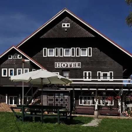 U červené Lišky