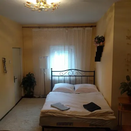 U červené Lišky *